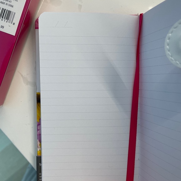 Hallmark Flower Pen and Notebook - Picture 4 of 5